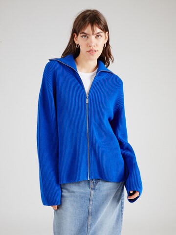 Oval Square Strickjacke in Blau: predná strana