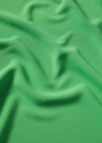 MANGO Levenevä Housut 'Nica' värissä vihreä