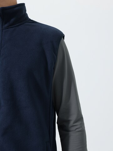 Youthup Vest in Blue