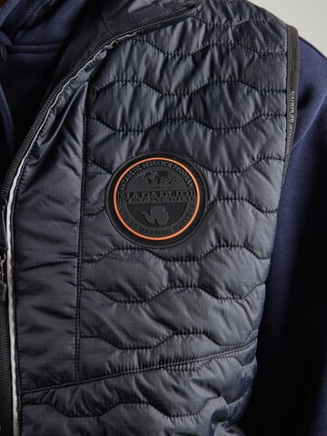 NAPAPIJRI Жилетка 'A-SARINE' в Черный