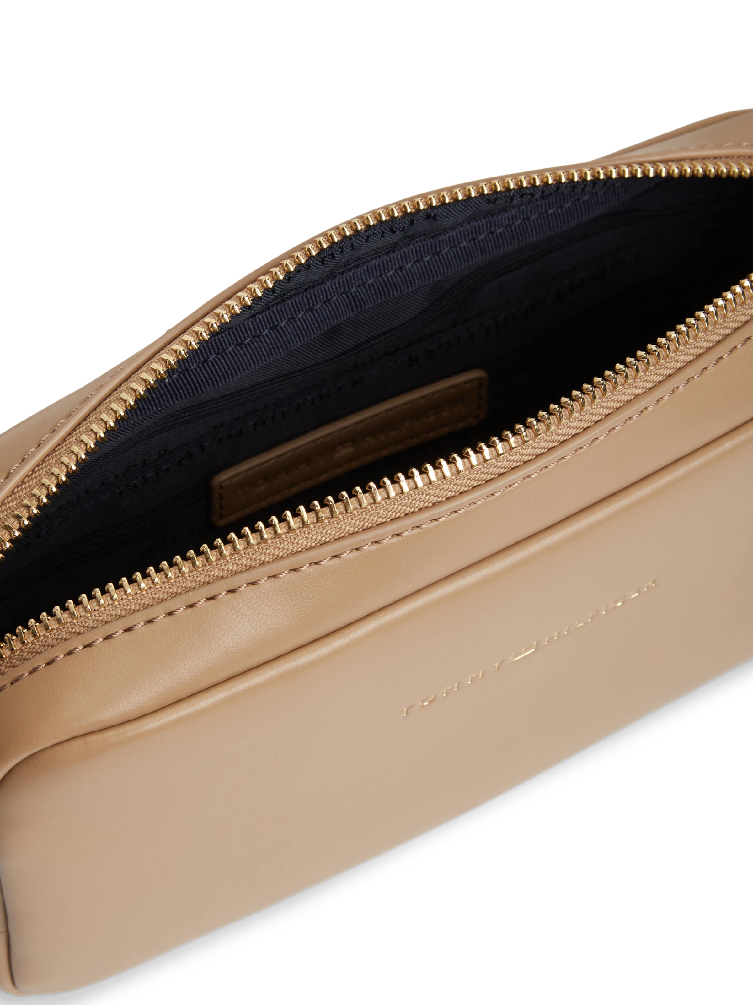 TOMMY HILFIGER Skuldertaske 'ESSENTIAL' i grøn