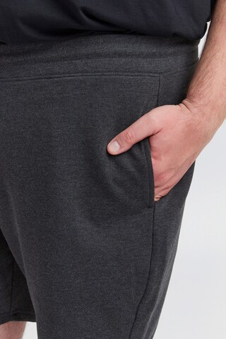 !Solid Regular Pants 'Tamp' in Grey