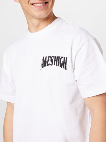 Carhartt WIP T-shirt 'Aces' i vit