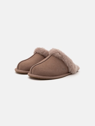 UGG Домашни пантофи 'SCUFFETTE II' в бежово