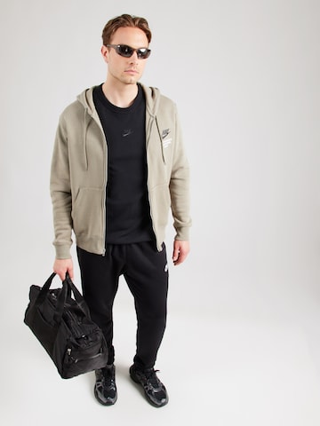 Tricou 'Premium Essentials' de la Nike Sportswear pe negru