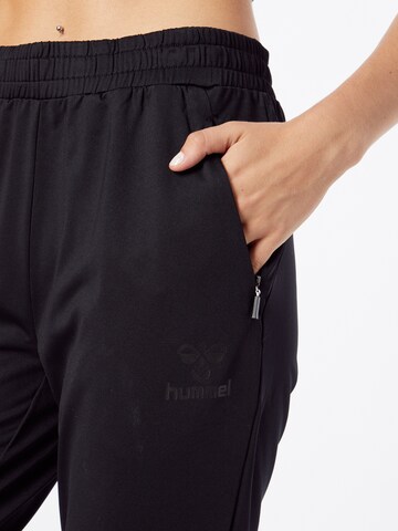 Hummel Slim fit Workout Pants 'Selby' in Black