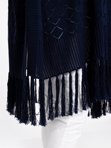 YOEK Cape in Blue