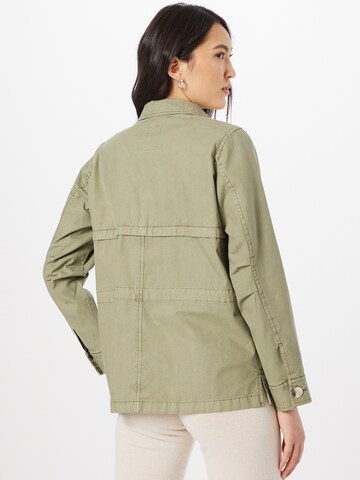ESPRIT Демисезонная куртка в Зеленый