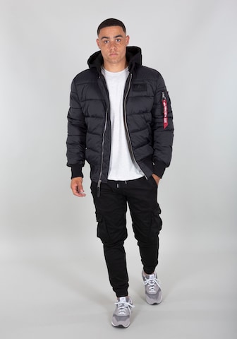 ALPHA INDUSTRIES Overgangsjakke i svart