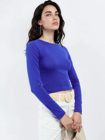 Top di Busem in blu