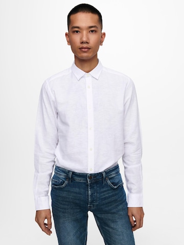 Coupe slim Chemise 'ONSCaiden' Only & Sons en blanc : devant