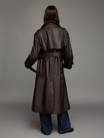 Cappotto di mezza stagione di Bershka in marrone