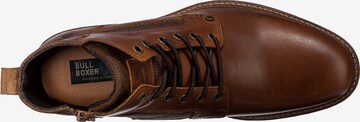 Boots stringati '870K56536F' di BULLBOXER in marrone