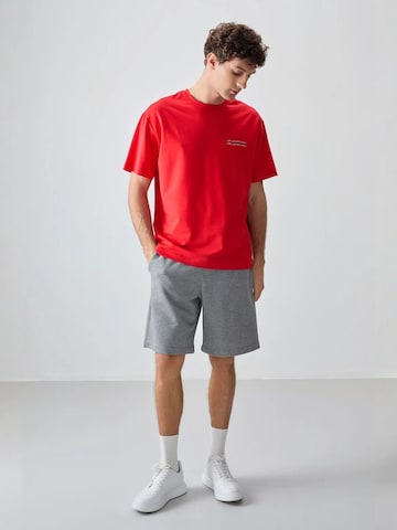 Tommy Life T-Shirts in Rot