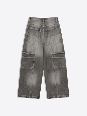 Bershka Baggy Džínsy - Sivá