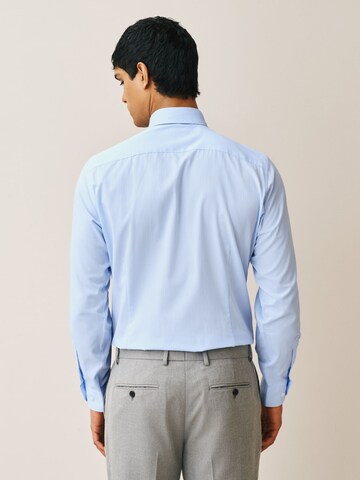 Next Regular Fit Set: Hemd und Krawatte in Blau