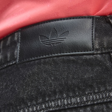 ADIDAS ORIGINALS Barrel Jeans in Schwarz