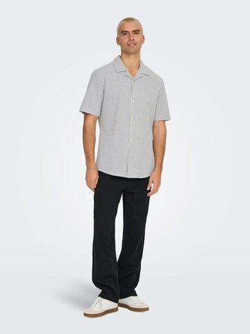 Coupe regular Chemise 'ONSLounge' Only & Sons en bleu