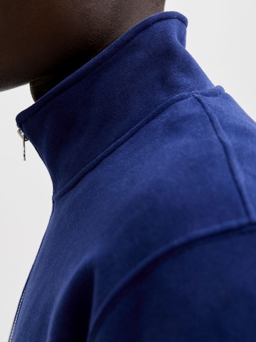 JACK & JONES Sweatshirt in Blau