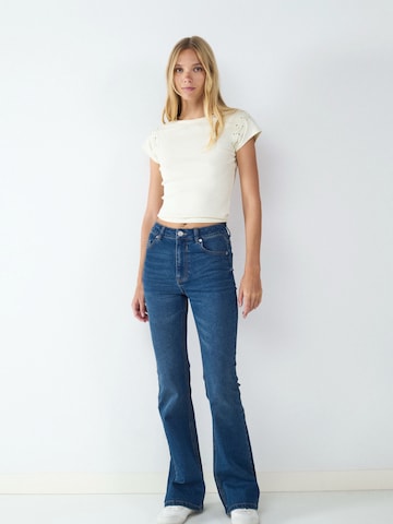 BALMOHK Flared Jeans i blå