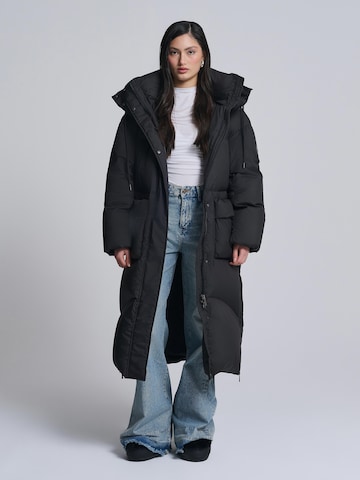 AEMMI Winter Coat in Black