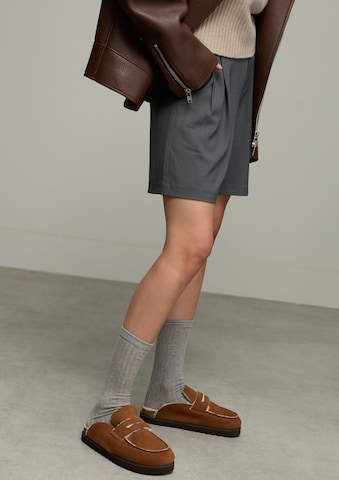 Chaussure basse SACHA en marron : devant