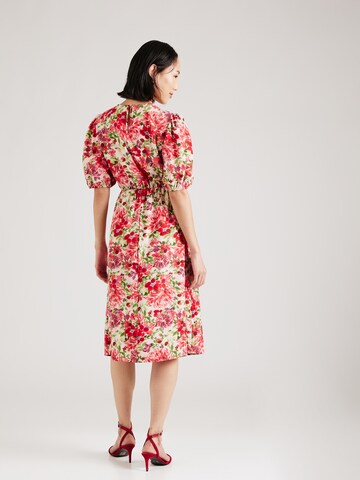 Rochie 'MAJ' de la VILA pe roșu