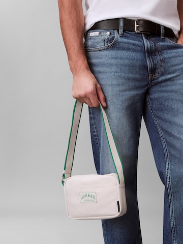 Calvin Klein Crossbody Bag in White: front