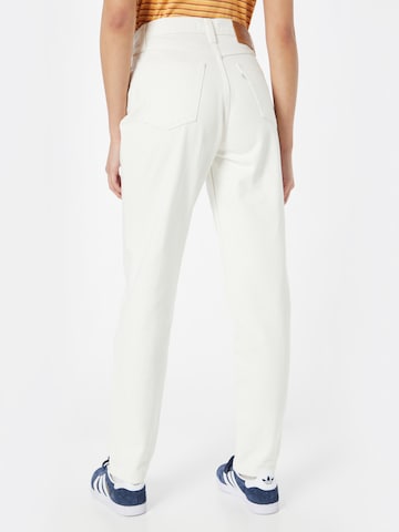 LEVI'S ® Zwężany krój Jeansy '80s Mom Jean' w kolorze biały