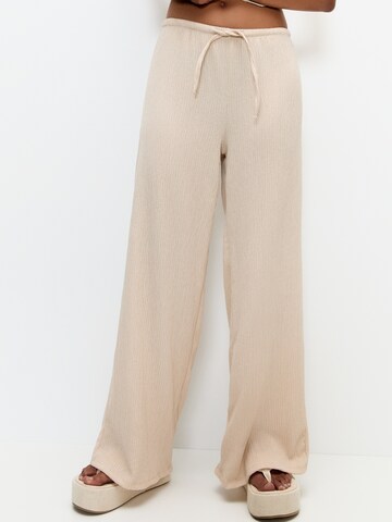 Wide leg Pantaloni di Pull&Bear in beige: frontale