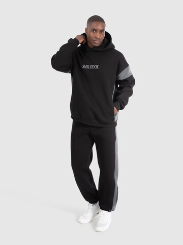 Smilodox Sweatshirt 'Jayden' in Schwarz