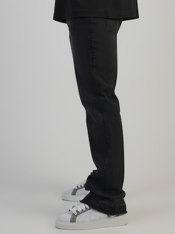 Flared Jeans di SikSilk in nero