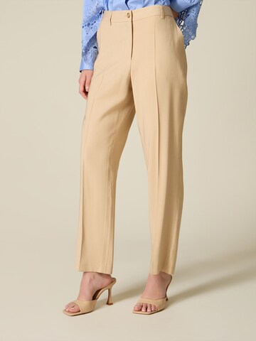 oltre - Acampanado Pantalón en beige: frente