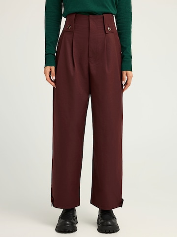 Funky Buddha Normální Kalhoty se sklady v pase – červená: přední strana