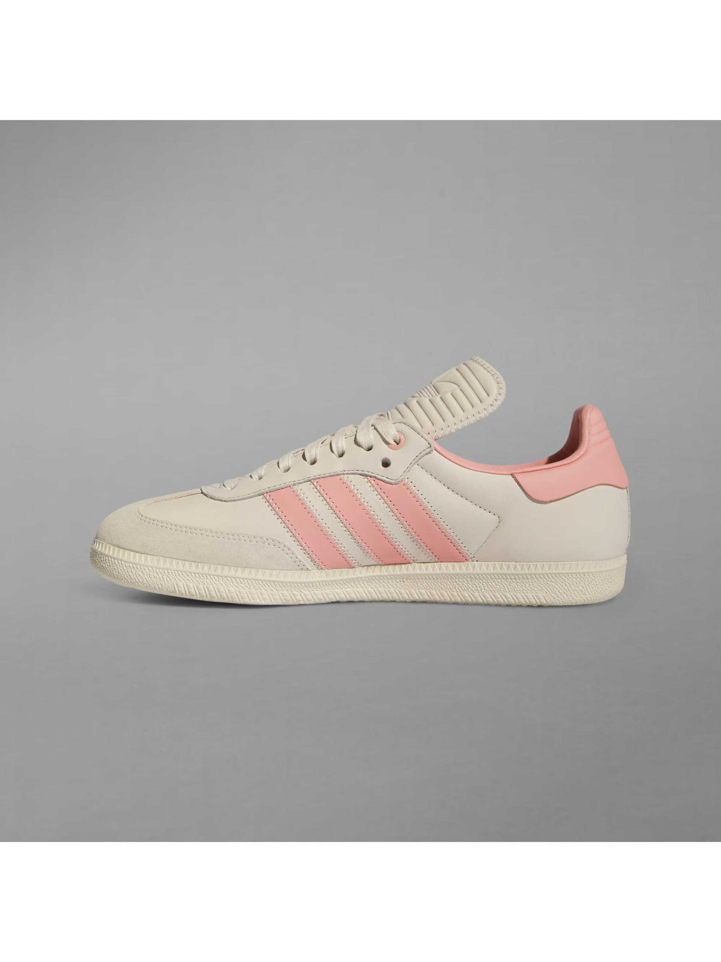 ADIDAS Sports shoe in Beige