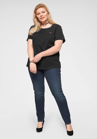 Levi's® Plus Тениска 'PL The Perfect Tee' в черно