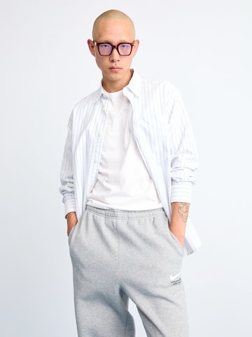 Nike Sportswear Szabványos Nadrág 'CLUB' - szürke