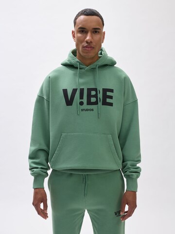 Bluză de molton de la V!BE STUD!OS pe verde: față