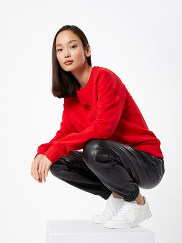 HUGO - Sweatshirt 'Nakira' em vermelho