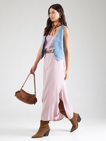 Abito 'PCPIA' di PIECES in rosa