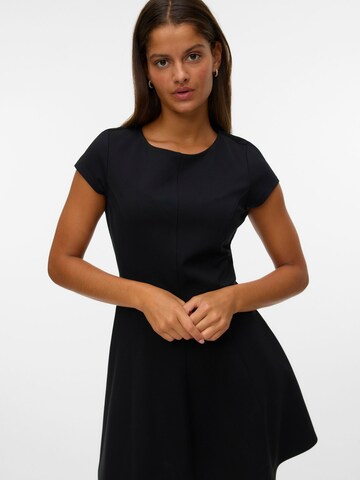 Robe 'VMJAZLYN' VERO MODA en noir : devant