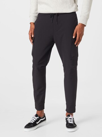 Tapered Pantaloni cargo di Abercrombie & Fitch in nero: frontale