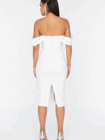 Trendyol Damen - Kleider 'Dress' in Weiß