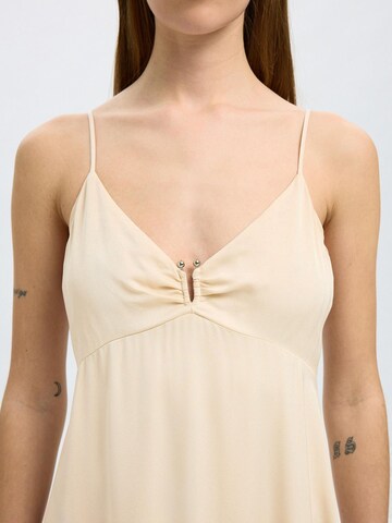 Robe de soirée SELECTED en beige