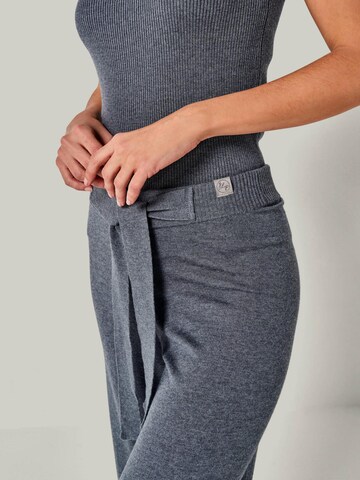 Tenue d'intérieur 'LOUNGEWEAR SET - Eve & Bailey' YOU LOOK PERFECT en gris