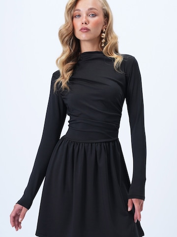 Trend Alaçatı Stili - Vestido en negro