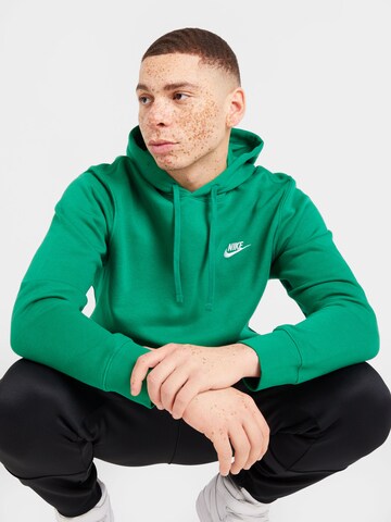 Nike Sportswear Regular fit Μπλούζα φούτερ 'CLUB' σε πράσινο