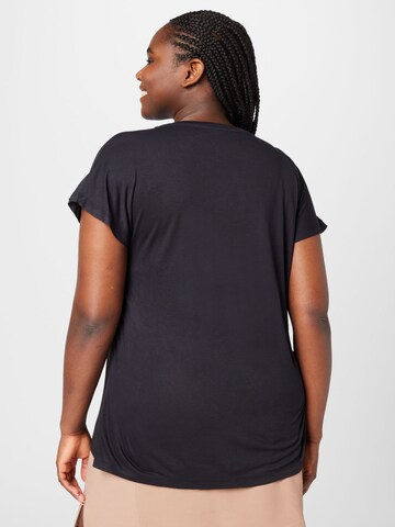 ONLY Carmakoma - Camiseta 'Ketty' en negro