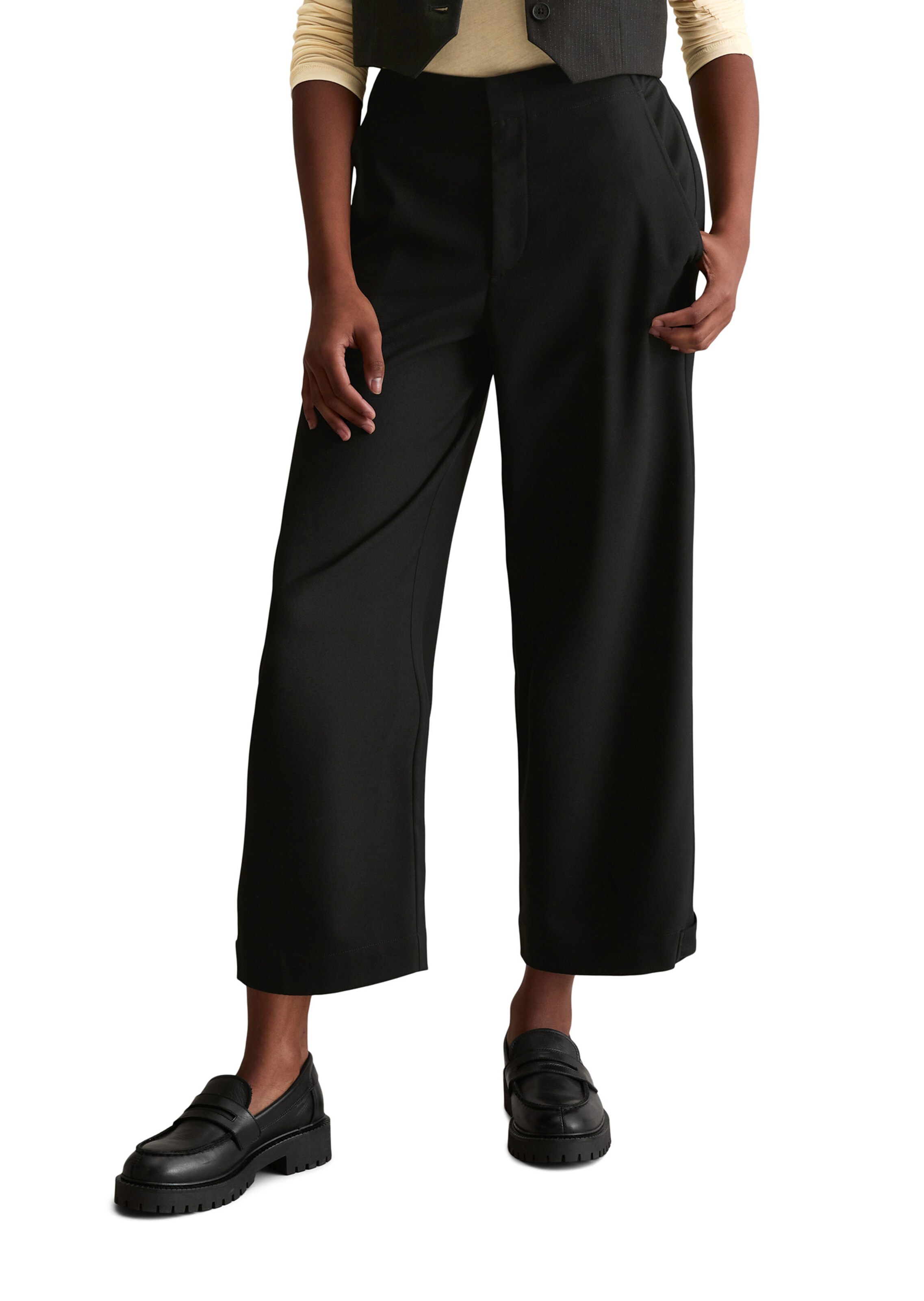 Marc O'Polo DENIM Loose fit Pants in Black: front