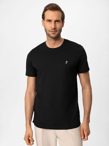 Jacey Quinn Shirt in Black: front